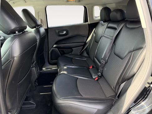 Used 2019 Jeep Compass Latitude image 13