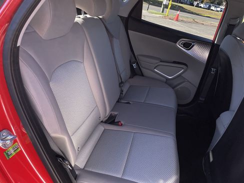 Certified 2023 Kia Soul LX w/ LX Technology Package image 20