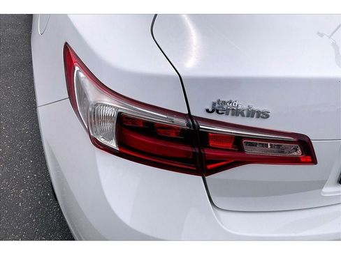 Used 2017 Acura ILX w/ Premium Package FWD image 30