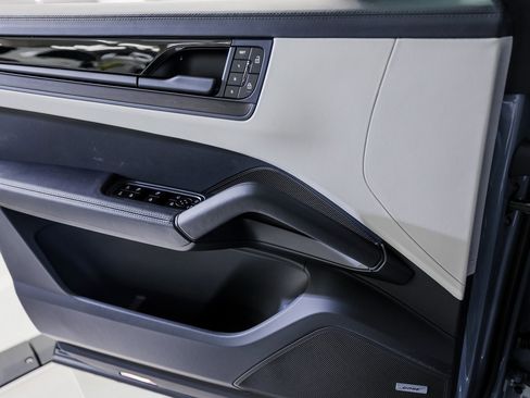 New 2026 Porsche Cayenne GTS image 23