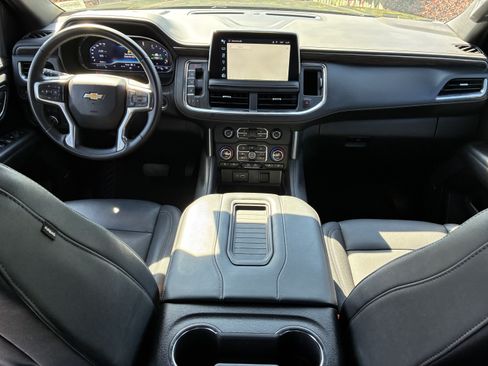 Used 2023 Chevrolet Suburban LT RWD image 19