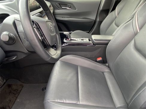 Used 2024 Toyota Prius XLE image 6