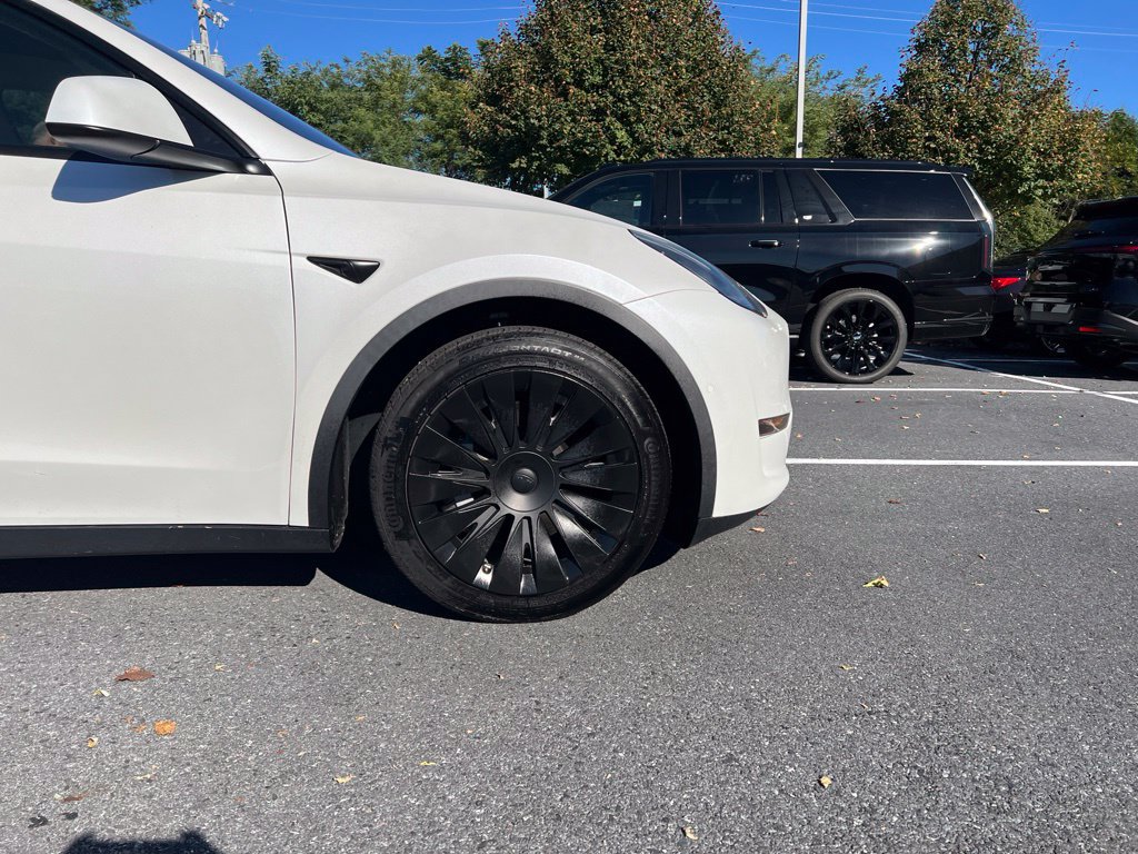 Used 2021 Tesla Model Y Long Range AWD/4WD image 27
