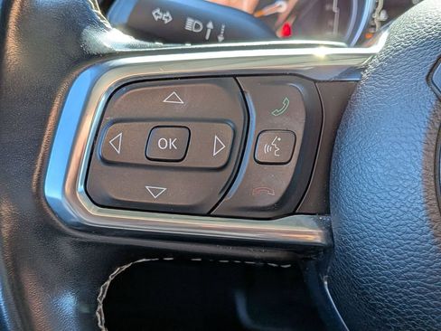 Used 2021 Jeep Wrangler Unlimited Sahara w/ Uconnect 4C Nav & Sound Group AWD/4WD image 12