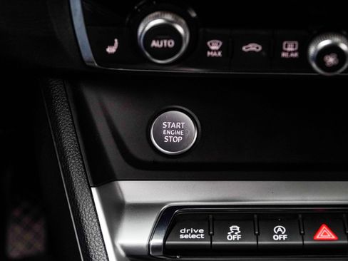 Used 2019 Audi Q3 2.0T Premium w/ Convenience Package AWD/4WD image 22