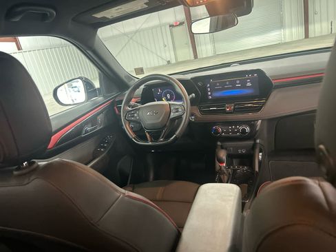 Used 2025 Chevrolet TrailBlazer RS w/ Driver Confidence Package image 22