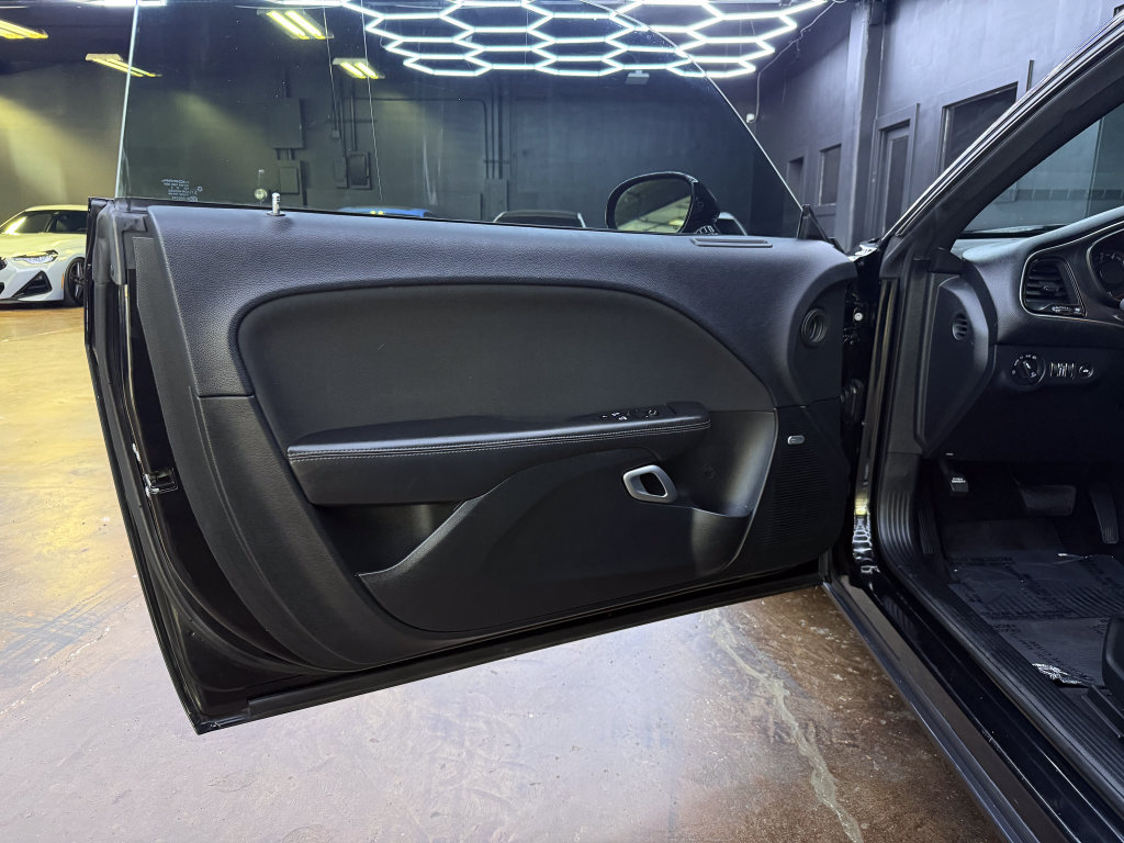 Used 2018 Dodge Challenger R/T w/ Driver Convenience Group RWD image 12