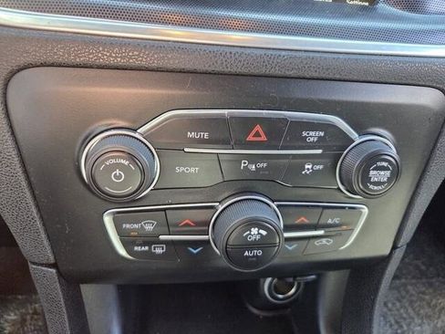 Used 2018 Dodge Charger R/T image 19