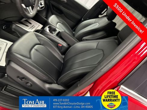 New 2026 Chrysler Pacifica Select image 10