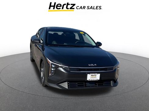 Used 2025 Kia K4 LXS image 1