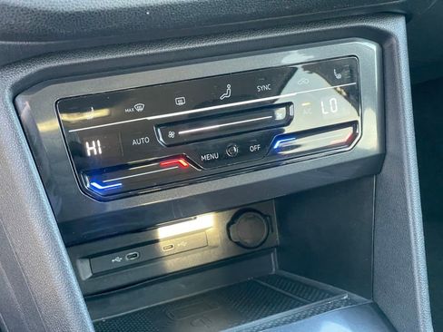 Certified 2024 Volkswagen Tiguan SE image 18