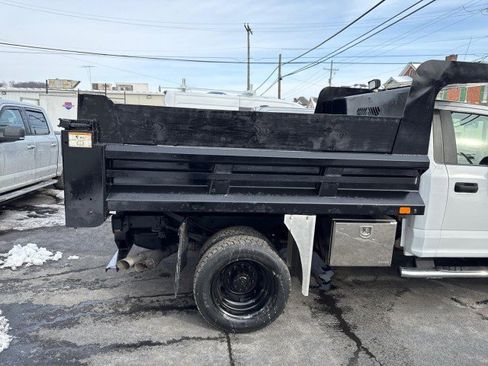 Used 2019 Ford F550 4x4 Regular Cab Super Duty image 7