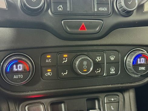 Used 2020 GMC Terrain SLT w/ Preferred Package image 18