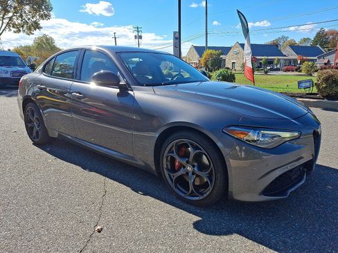 Used 2019 Alfa Romeo Giulia Ti Sport w/ Quick Order Package 22S Sport image 3