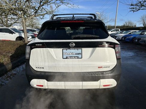 New 2025 Nissan Kicks SR w/ Illumination Package AWD/4WD image 6