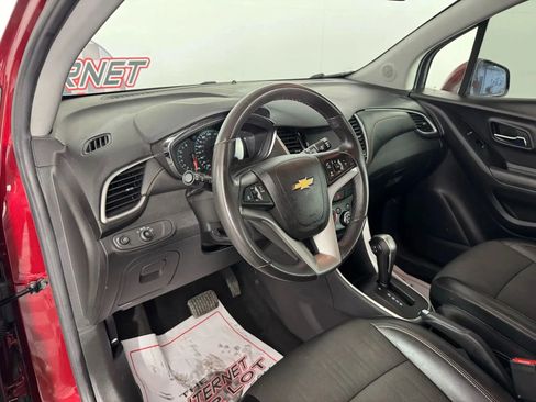 Used 2022 Chevrolet Trax LT w/ Driver Confidence Package image 10