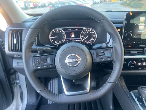 New 2025 Nissan Pathfinder SL w/ Lighting Package (N92) image 15