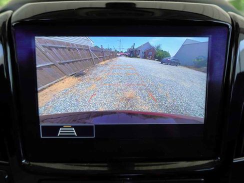 Used 2020 Chevrolet Traverse LT image 14