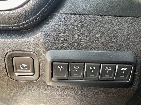 Used 2021 GMC Sierra 2500 SLE image 11