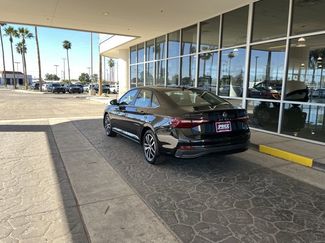 Used 2025 Volkswagen Jetta SE video 3