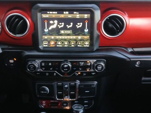Used 2020 Jeep Wrangler Unlimited Rubicon AWD/4WD image 4