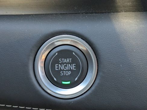 Used 2024 Cadillac Escalade Premium Luxury Platinum image 33