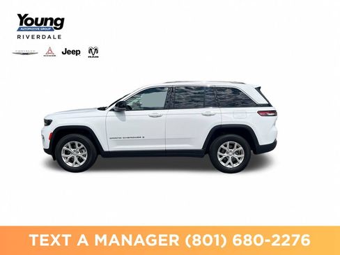 Used 2023 Jeep Grand Cherokee Limited w/ Trailer Tow Prep Group (B) AWD/4WD image 2