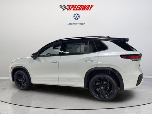 New 2026 Volkswagen Tiguan SE R-Line image 6