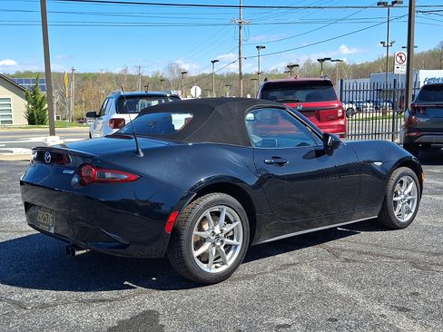 Used 2017 MAZDA MX-5 Miata Sport image 6