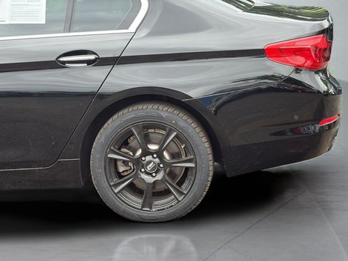 Used 2017 BMW 530i RWD image 24