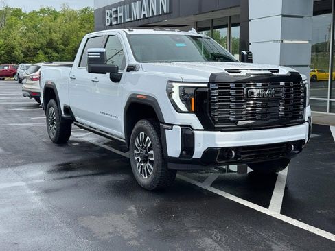 New 2026 GMC Sierra 2500 Denali Ultimate w/ LPO, Black Badging Package AWD/4WD image 2