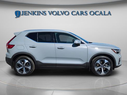 New 2025 Volvo XC40 B5 Core w/ Protection Package Premier image 9