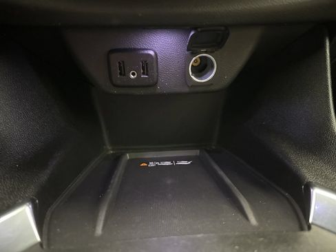 Used 2023 Chevrolet Traverse LT w/ LPO, Cargo Package AWD/4WD image 39