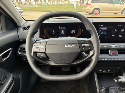 Used 2025 Kia K4 LXS image 27