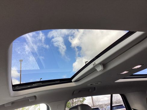 Used 2018 Chevrolet Traverse Premier w/ Driver Confidence II Package image 19