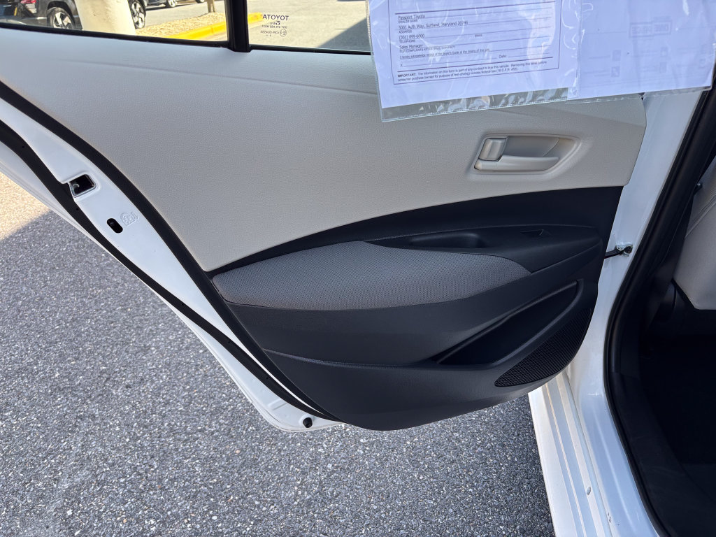 Used 2025 Toyota Corolla LE FWD image 39
