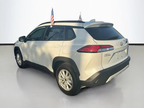 Used 2023 Toyota Corolla Cross LE w/ Moonroof Package AWD/4WD image 5
