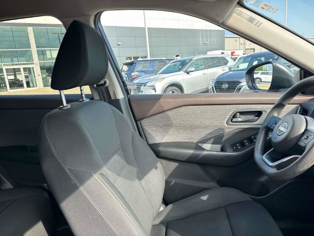 Used 2023 Nissan Rogue S FWD image 15