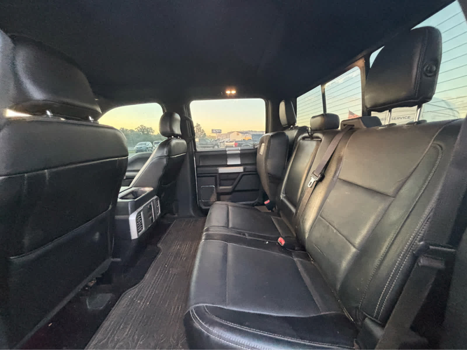Used 2015 Ford F150 Lariat w/ Equipment Group 502A Luxury AWD/4WD image 4