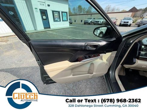 Used 2014 Toyota Camry XLE w/ Leather Package image 14