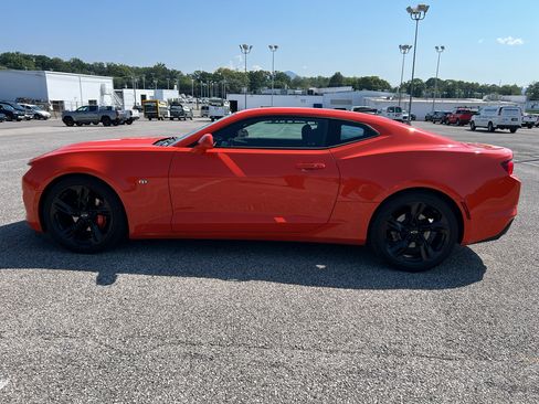 Used 2020 Chevrolet Camaro LT RWD image 8