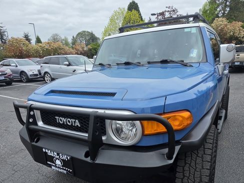 Used 2012 Toyota FJ Cruiser 4WD w/ Upgrade Pkg image 6