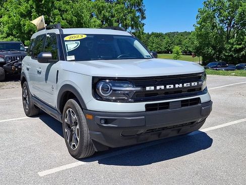 Certified 2023 Ford Bronco Sport Outer Banks w/ Tech Package AWD/4WD image 2
