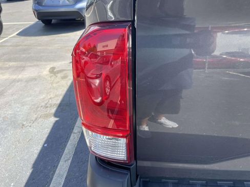 Used 2016 Toyota Tacoma SR image 23