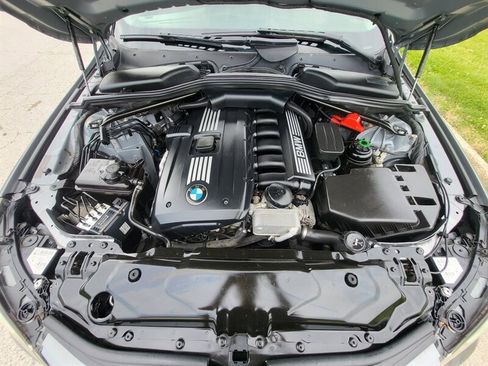 Used 2010 BMW 528i xDrive Sedan AWD/4WD image 30