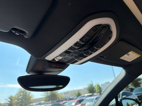 Used 2017 Porsche Macan S AWD/4WD image 27