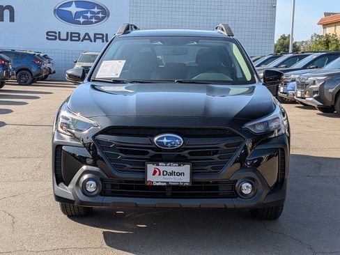 Used 2025 Subaru Outback Onyx Edition AWD/4WD image 2