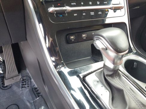 Used 2022 Kia Carnival SX Prestige image 18