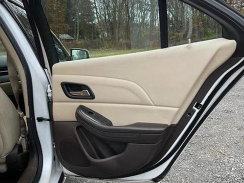 Used 2016 Chevrolet Malibu LT image 35