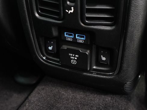 Used 2018 Jeep Grand Cherokee Limited image 12